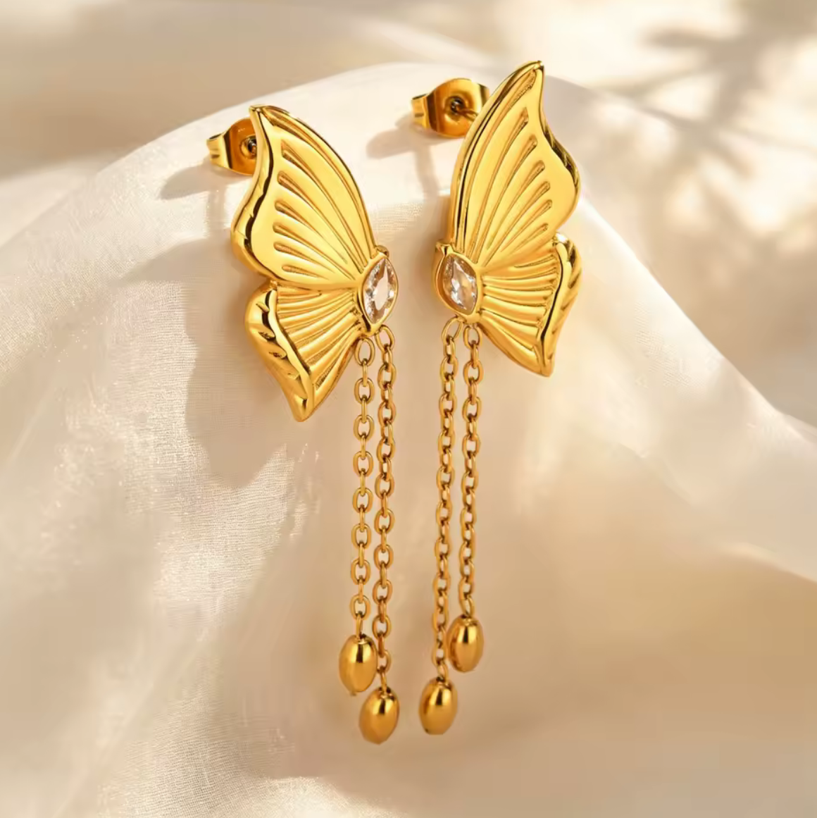 Mariposa Dorada Drop Earrings