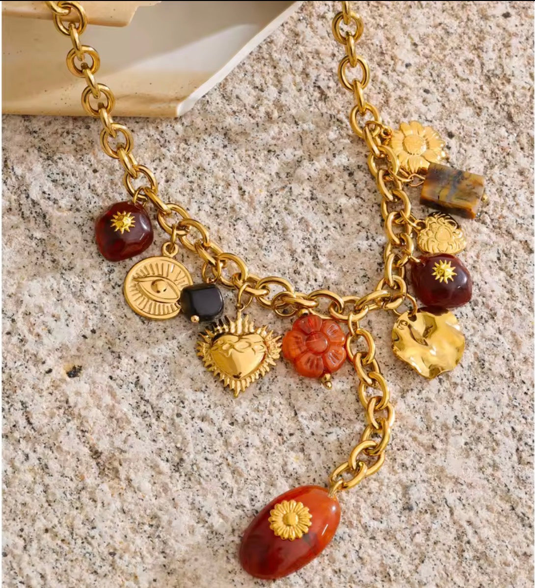Sol de Ámbar Lariat Necklace